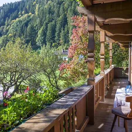 Hauser Reinhilde Apartment