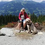 Hauser Reinhilde *